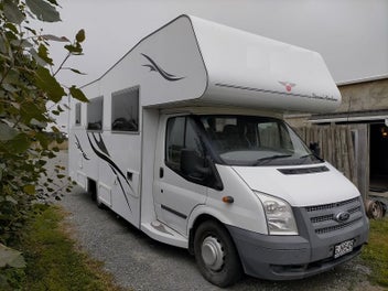 2012 Diamond Motorhome photo 2