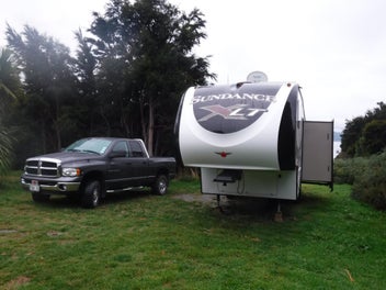 2016 SUNDANCE 5TH Wheel & 2004 DODGE RAM photo 2