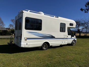 2005 Ford Transit Motorhome photo 2