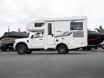 2025 Nebula Carina Auto 2.0L Bi -Turbo 4X4 Ford... photo 2