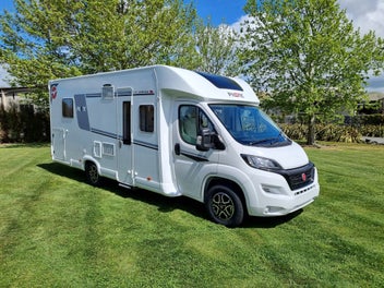 2025 Fiat Ducato Pilote P740FC Rear Island Bed photo 1