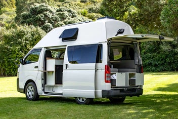 2025 Toyota Hiace photo 2