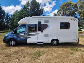 2022 Auto-Trail F-Line F74 - 4 Berth photo 2