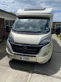 Hymer T698CL 4 Berth Fiat motorhome photo 2