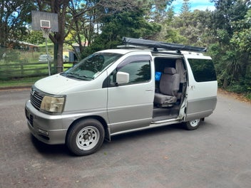 Nissan Elgrand Campervan photo 2