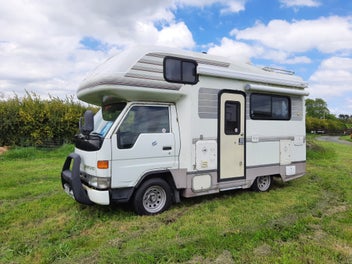 2002 Toyota Camroad Motorhome 5-berth photo 2