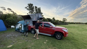 2020 Ute Camper with Rooftop Tent, solar, kitchen photo 2