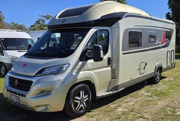 2018 Burstner Ixeo iT734 photo 1