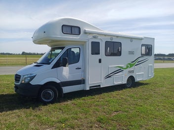 2017 Talvor Euro Deluxe Mercedes-Benz 2.2L photo 1