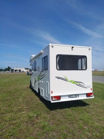 2017 Talvor Euro Deluxe Mercedes-Benz 2.2L photo 2