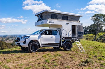 2025 Toyota Hilux SR 4x4 Mad RV Seeker photo 2