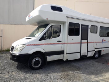 6BERTH MERC MOTORHOME photo 2