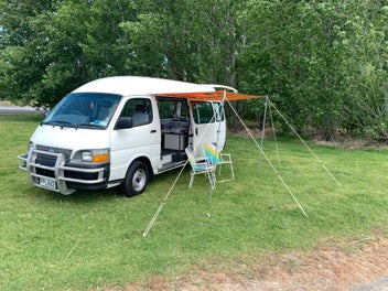 Motorhome 1999 Toyota Hiace 2.4P ZX photo 1