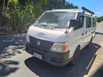 Nissan Caravan photo 2