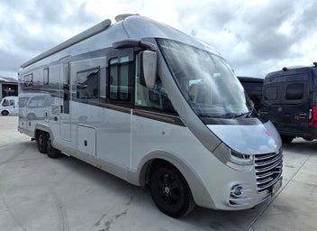 2025 Carthago chic e-line 64 XL QB Mercedes Benz photo 2