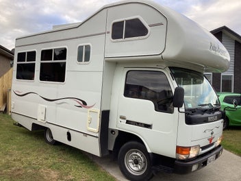 1998 Nissan Atlas photo 1