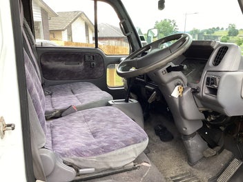 1998 Nissan Atlas photo 2