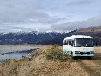 1990 Toyota Coaster Motorhome 7mtr photo 1