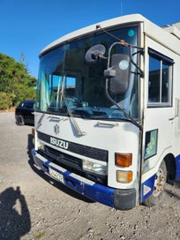 Isuzu camper photo 1