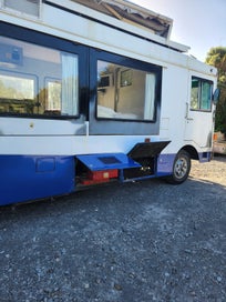 Isuzu camper photo 2