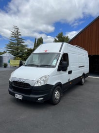 7m Iveco Daily Campervan with Solar photo 1
