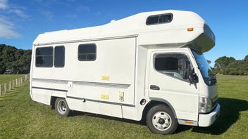 2008 Mitsubishi Fuso Motorhome photo 2