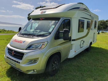 Burstner Ixeo IT 700 motorhome photo 2