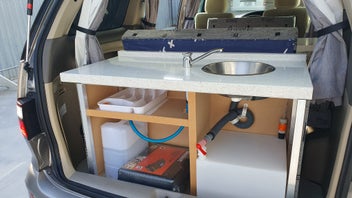 Self Contained CAMPERVAN photo 2