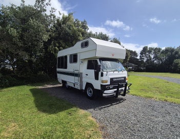 1986 Daihatsu Delta V57 Camper van photo 1