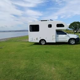2008 Toyota Hilux Motorhome photo 2