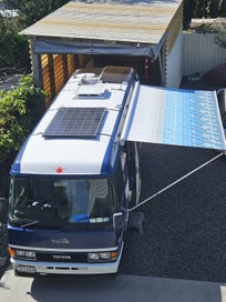 1991 Toyota Coaster photo 1