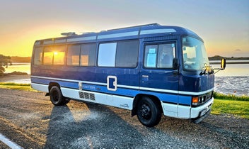 1991 Toyota Coaster photo 2