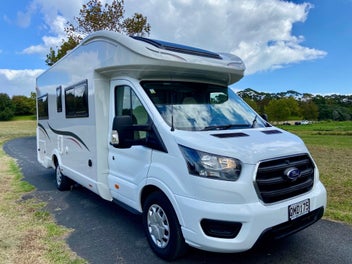 2023 Roller Team Auto Roller 747 5 Berth photo 1