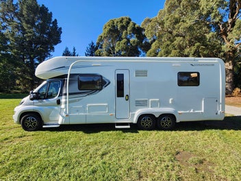 2021 Auto-Trail Frontier Comanche - 2-Berth photo 2