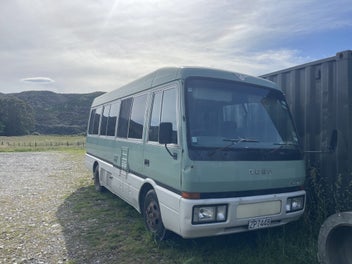Mitsubishi Fuso Motor Caravan 1990 photo 2