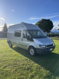 Ford transit photo 1