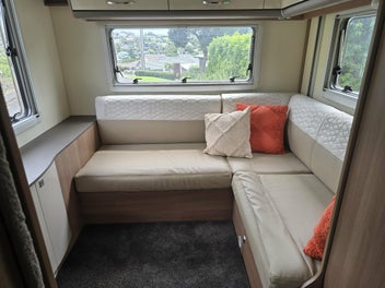 2018 Bürstner Lyseo IT744 Harmony Line photo 2
