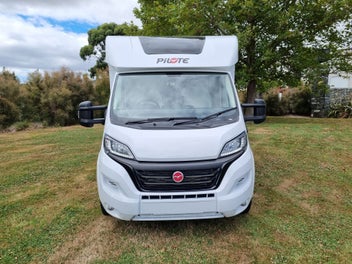 2025 Fiat Ducato Pilote P696D Large Front Lounge photo 2