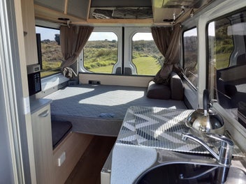 2015 Mercedes Sprinter photo 2