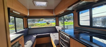 2010 Mitsubishi Fuso Canter 6 Berth Motorhome photo 2