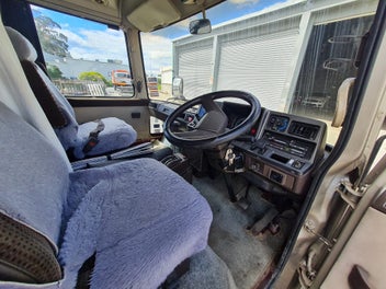 1991 TOYOTA COASTER photo 2