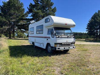 1994 Mitsubishi Canter Campervan photo 1