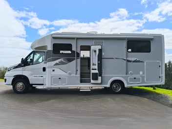 2026 TrailLite 700 Series Oakura 758 Landmark photo 2
