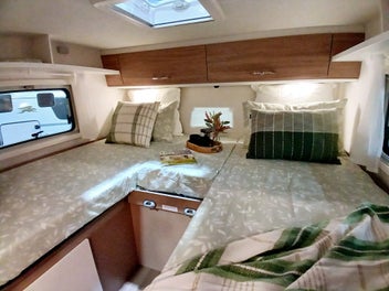 2023 Etrusco T6.9SF 4 Berth photo 2
