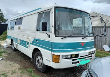 1988 Nissan Civilian, 7 metre. photo 1