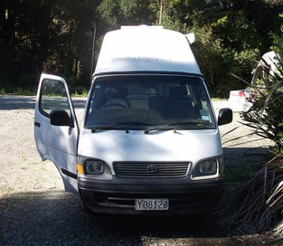 Toyota Hiace Campervan photo 1