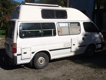 Toyota Hiace Campervan photo 2