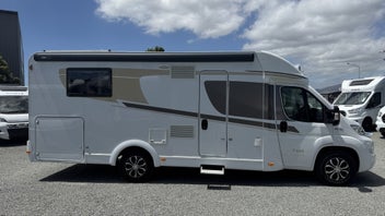 2019 Carado T449 Rear island bed + drop down photo 2
