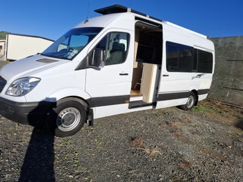Mercedes sprinter camper van photo 2