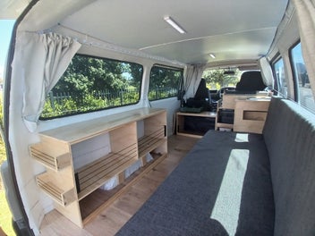 2009 Nissan Caravan Campervan Self Contained photo 2